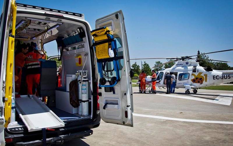 Trasladan en helicóptero a un motorista de 65 años herido en Castilblanco
