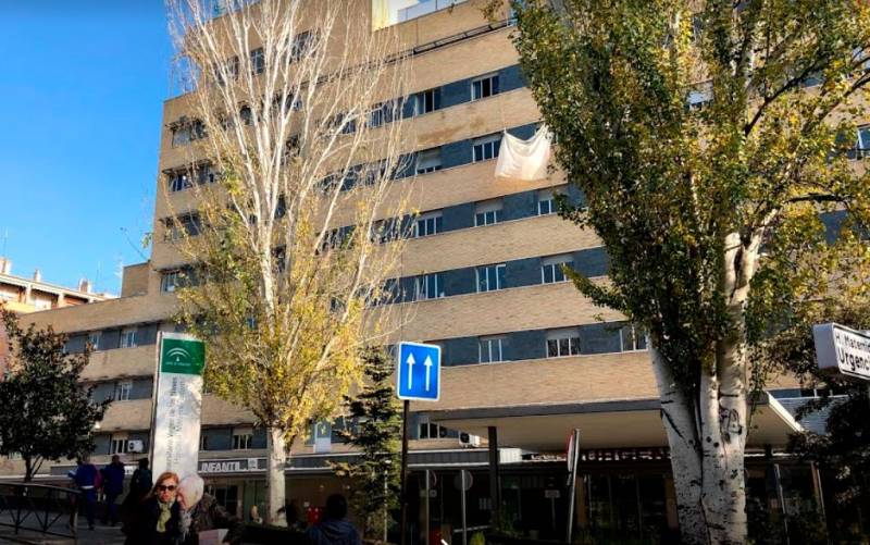 Fachada del Hospital Materno Infantil de Granada. / El Correo