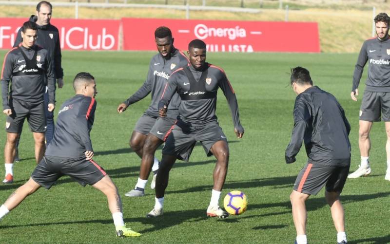El Sevilla vuelve al trabajo con bajas y un exigente calendario en enero