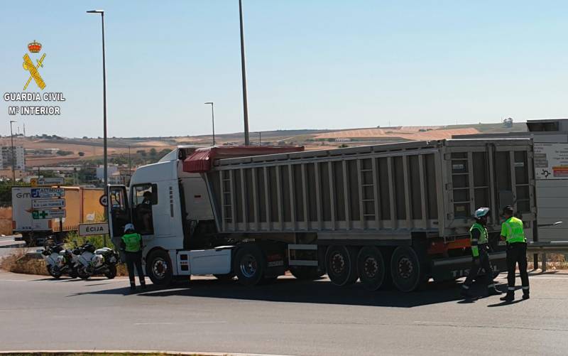 Detenido un camionero en Écija por quintuplicar la tasa de alcohol 