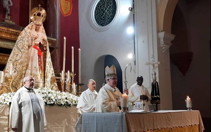 Monseñor Saiz anuncia la celebración del Santo Entierro Magno 