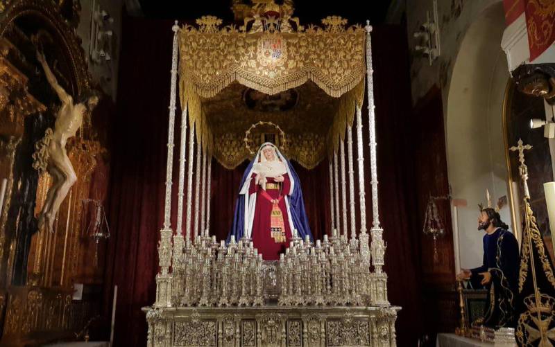 La Virgen del Rosario de Monte-Sión ya está en su paso de palio