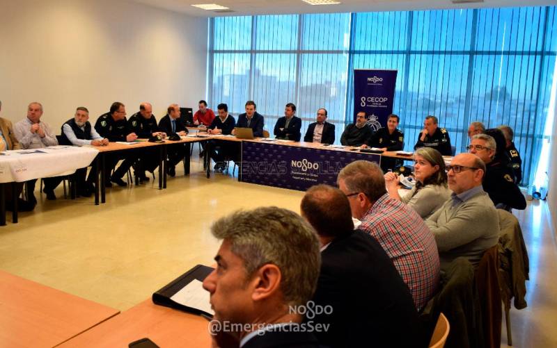 Imagen de la reunión de coordinación del dispositivo de Semana Santa. / Emergencias Sevilla