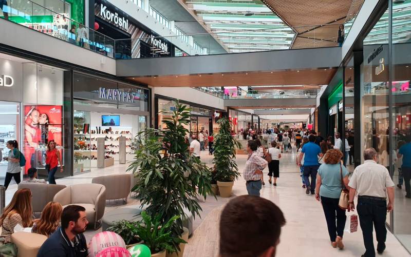 FOTOS | Primer día Lagoh, así ha abierto el centro comercial
