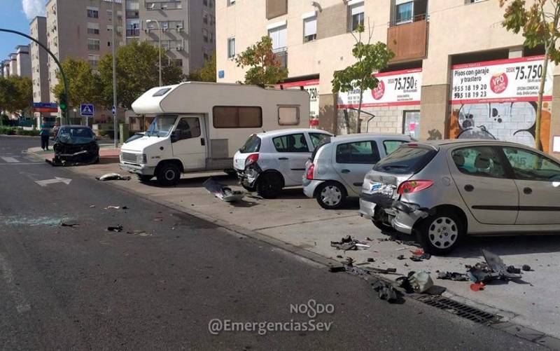 Un conductor ebrio provoca un accidente con 5 coches en Sevilla Este