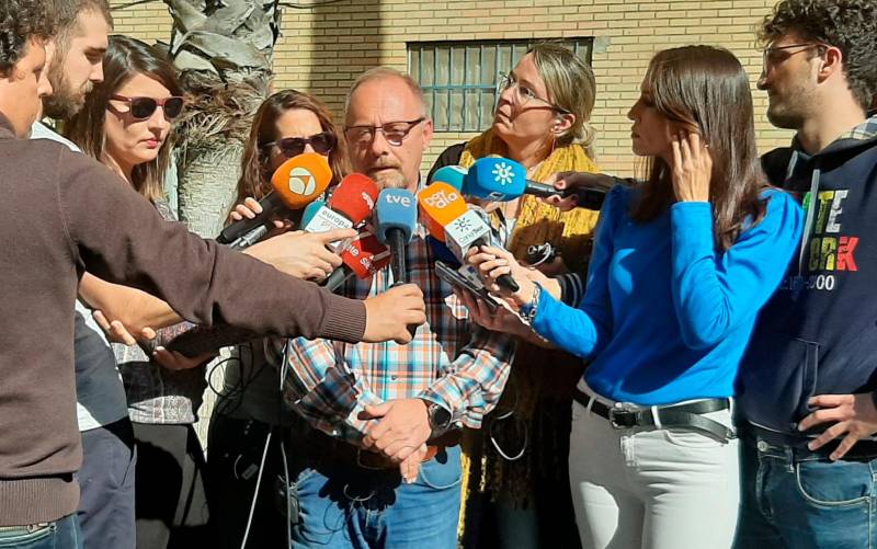 Antonio del Castillo atendiendo a los medios en una imagen de archivo. / El Correo