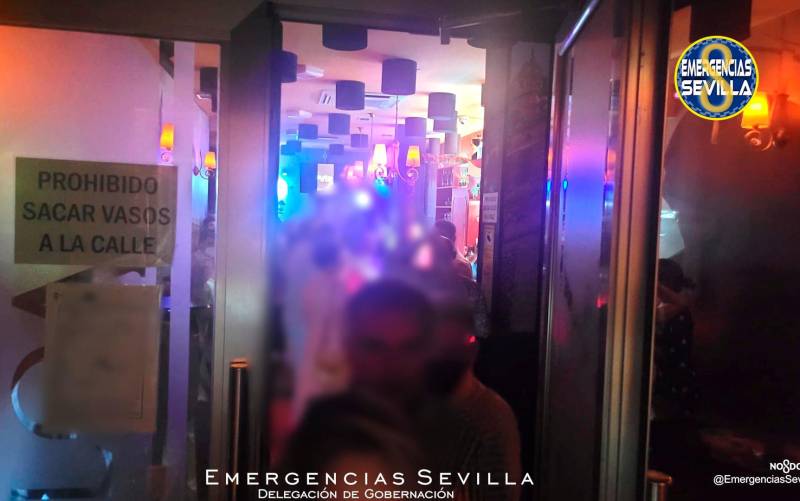 Más de 2.800 desalojados en Sevilla de cuatro fiestas de Halloween