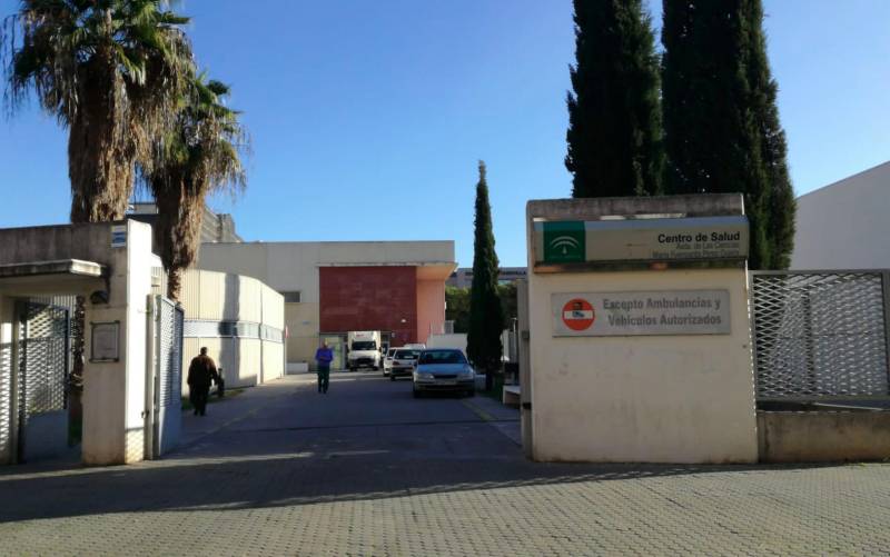 La concentración ha sido convocada a la puerta del centro de salud de Fuensanta Pérez Quirós. Foto: El Correo. 