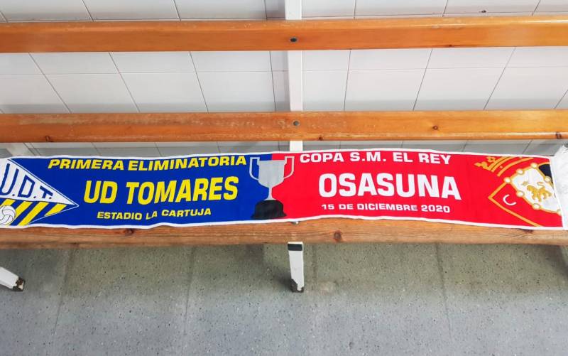  Bufanda conmemorativa del encuentro entre Tomares y Osasuna.