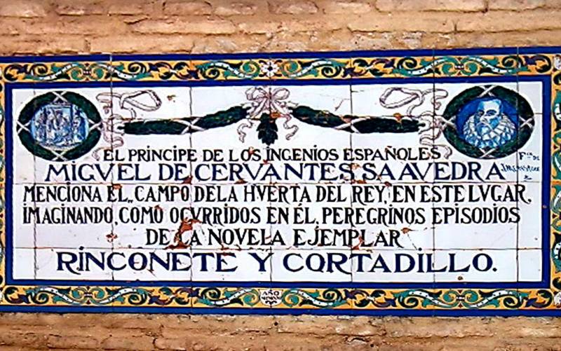 ¿Sabes cuál es la ruta por los azulejos “cervantinos” de Sevilla?