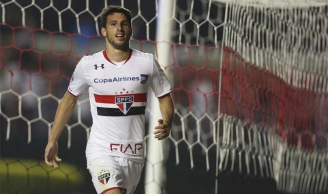 Jonathan Calleri celebra un gol con el Sao Paulo. 