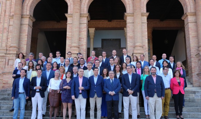 Foto de familia en la presentación de los 105 candidatos del PP en la provincia de Sevilla. / El Correo