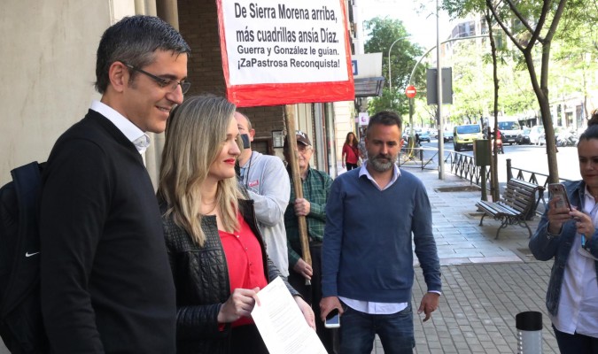 Eduardo Madina y Pilar Alegría fueron los encargados de presentar en Ferraz la candidatura de Díaz. / Zipi (Efe)