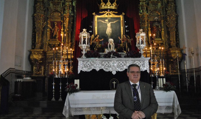 El hermano mayor de la hermandad del Santísimo Cristo de la Cárcel de Mairena del Alcor, José Bustos. / Fotos: A. Guillén