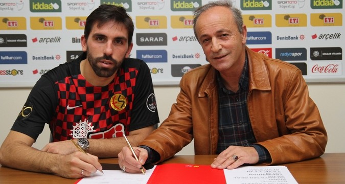 Jordi firma el contrato con su nuevo equipo, este mismo sábado.