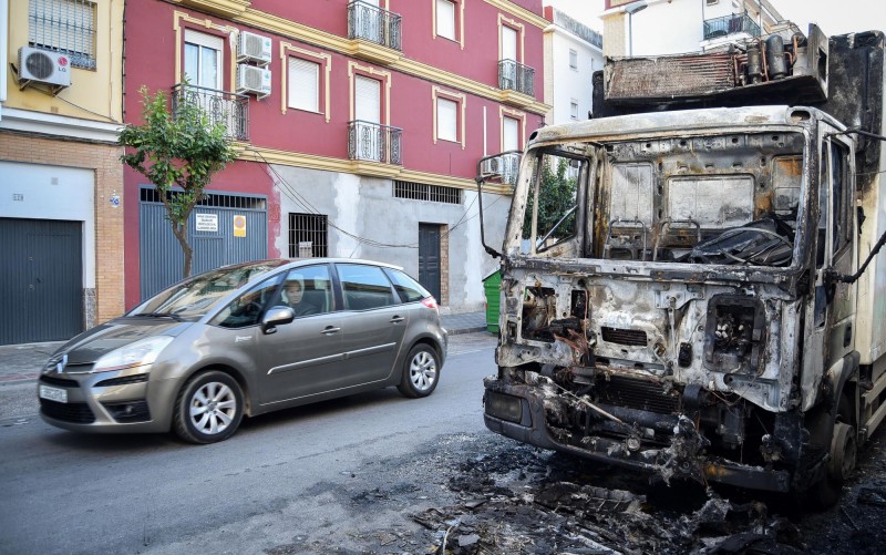 Un pirómano quema más de 14 coches en Dos Hermanas en tres meses